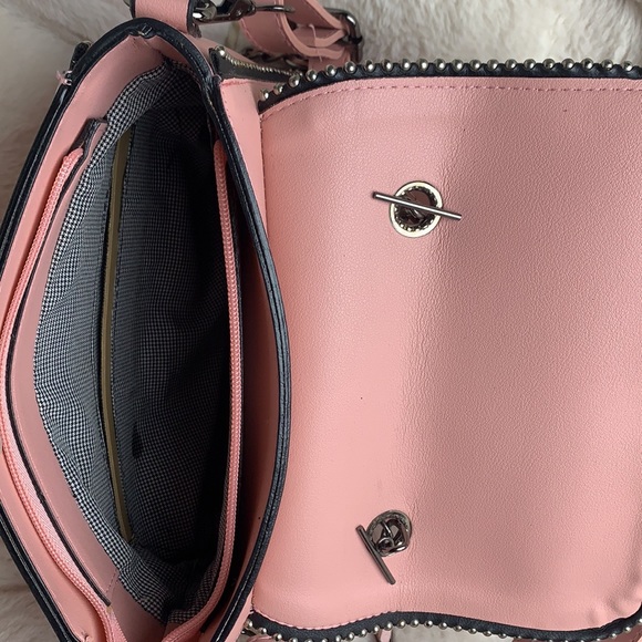 Givenchi Paris Crossbody Purse Medium - Picture 5 of 5